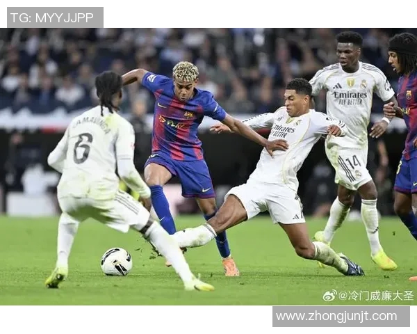 皇马与巴萨巅峰对决再度上演球迷期待精彩瞬间与激烈较量